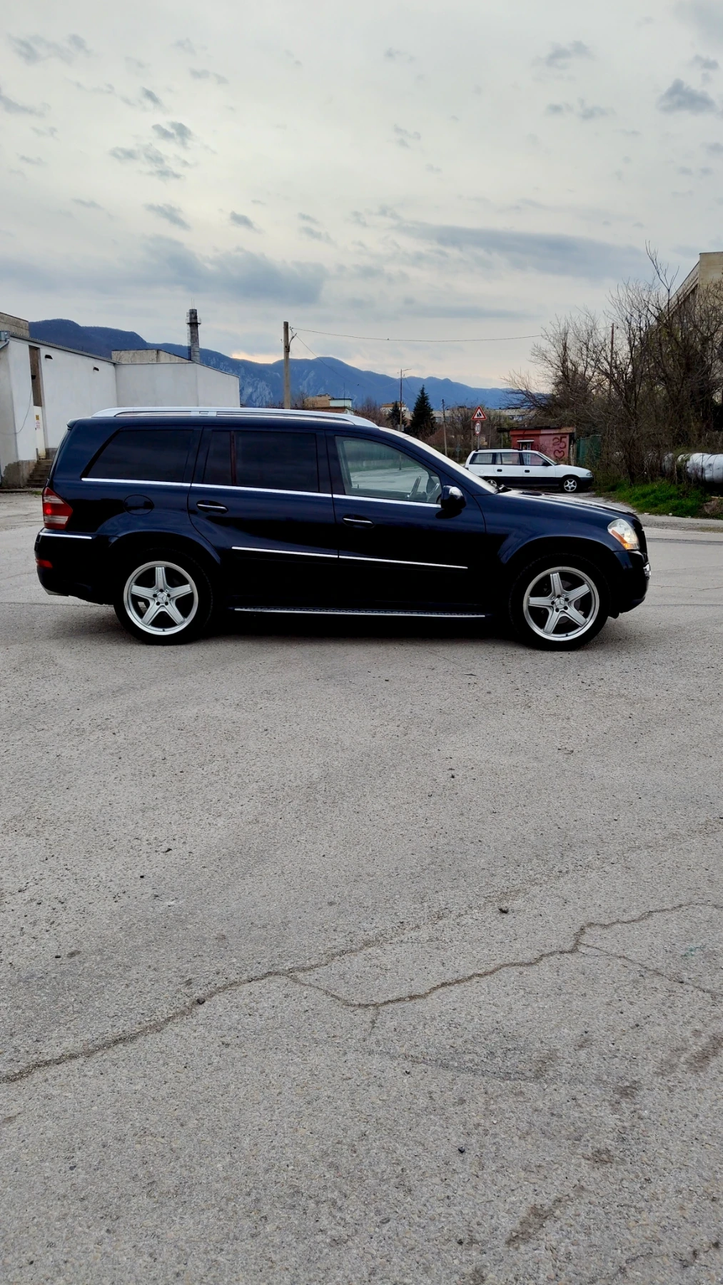 Mercedes-Benz GL 550, снимка 3 - Автомобили и джипове - 54220709