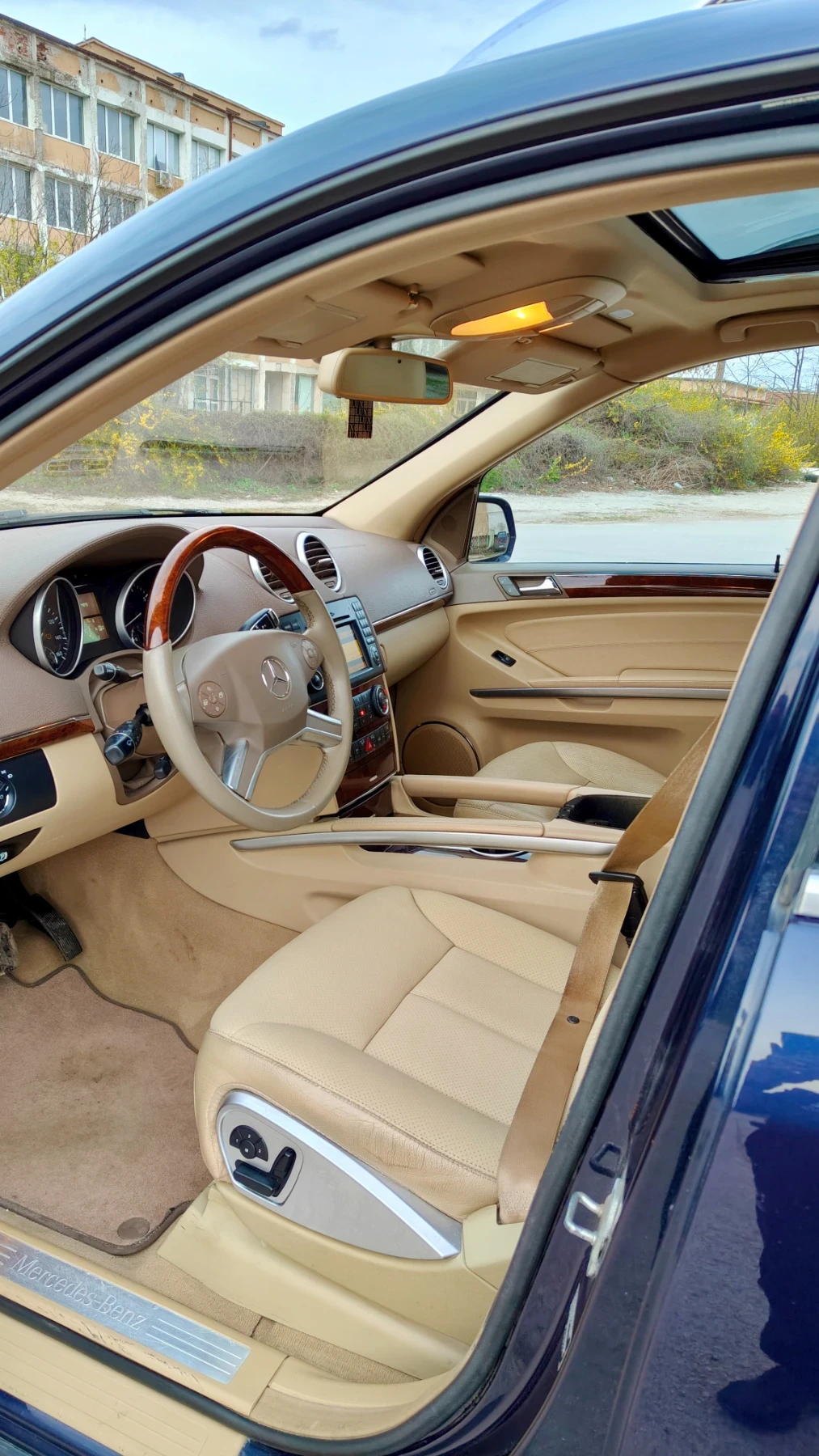 Mercedes-Benz GL 550, снимка 14 - Автомобили и джипове - 54220709