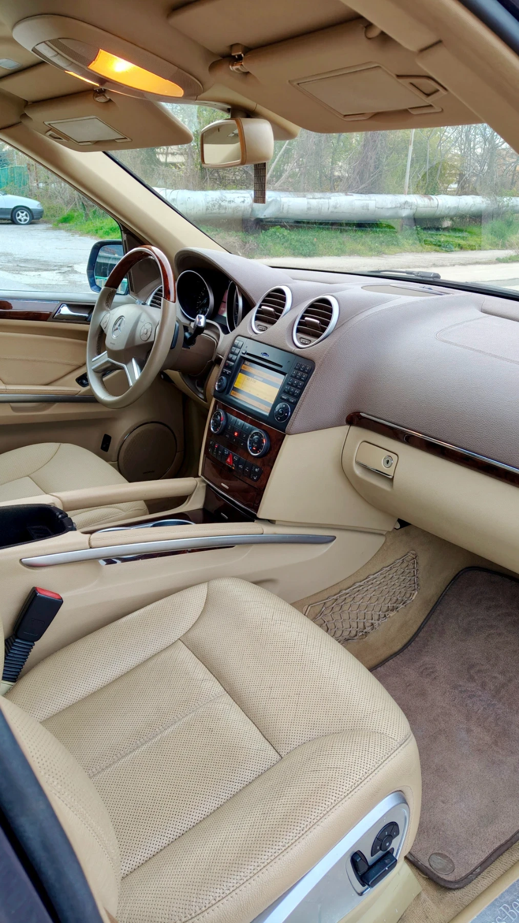 Mercedes-Benz GL 550, снимка 15 - Автомобили и джипове - 54220709