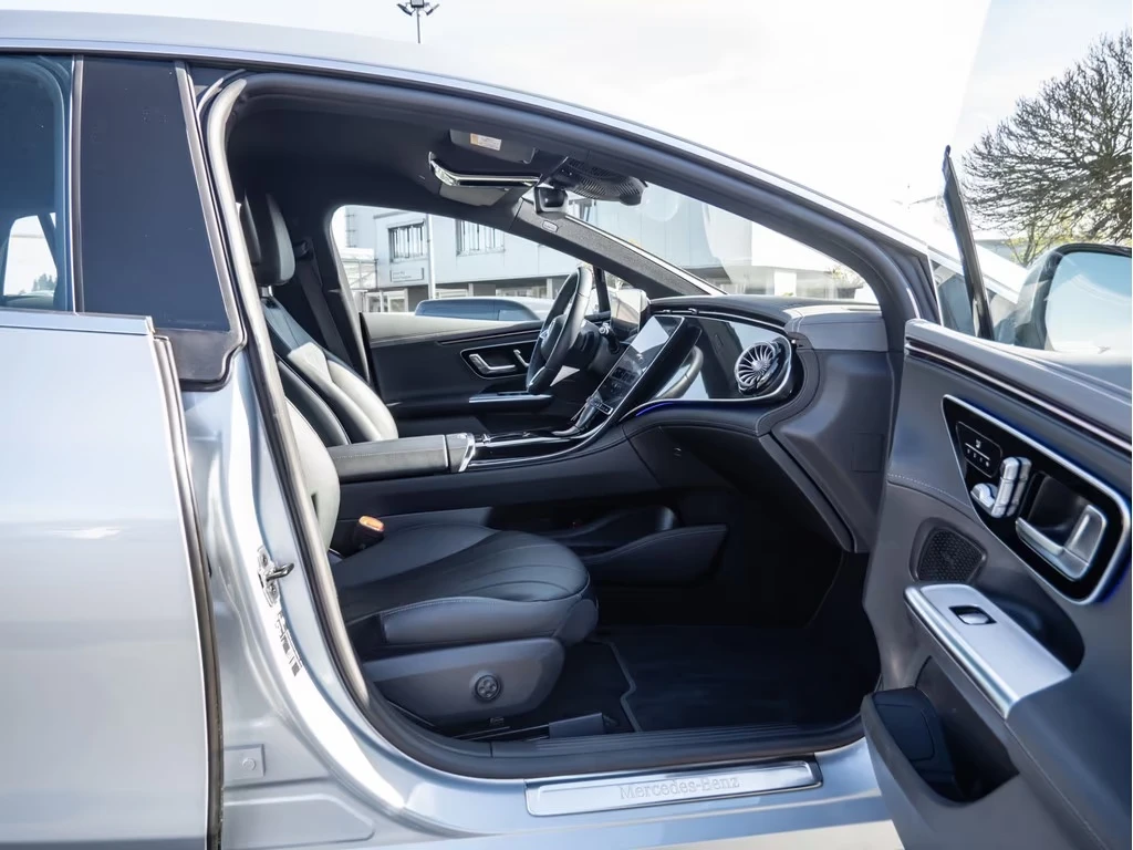 Mercedes-Benz EQE 350 / ELECTRIC ART / ADVANCED+ / CAMERA / , снимка 9 - Автомобили и джипове - 54353360