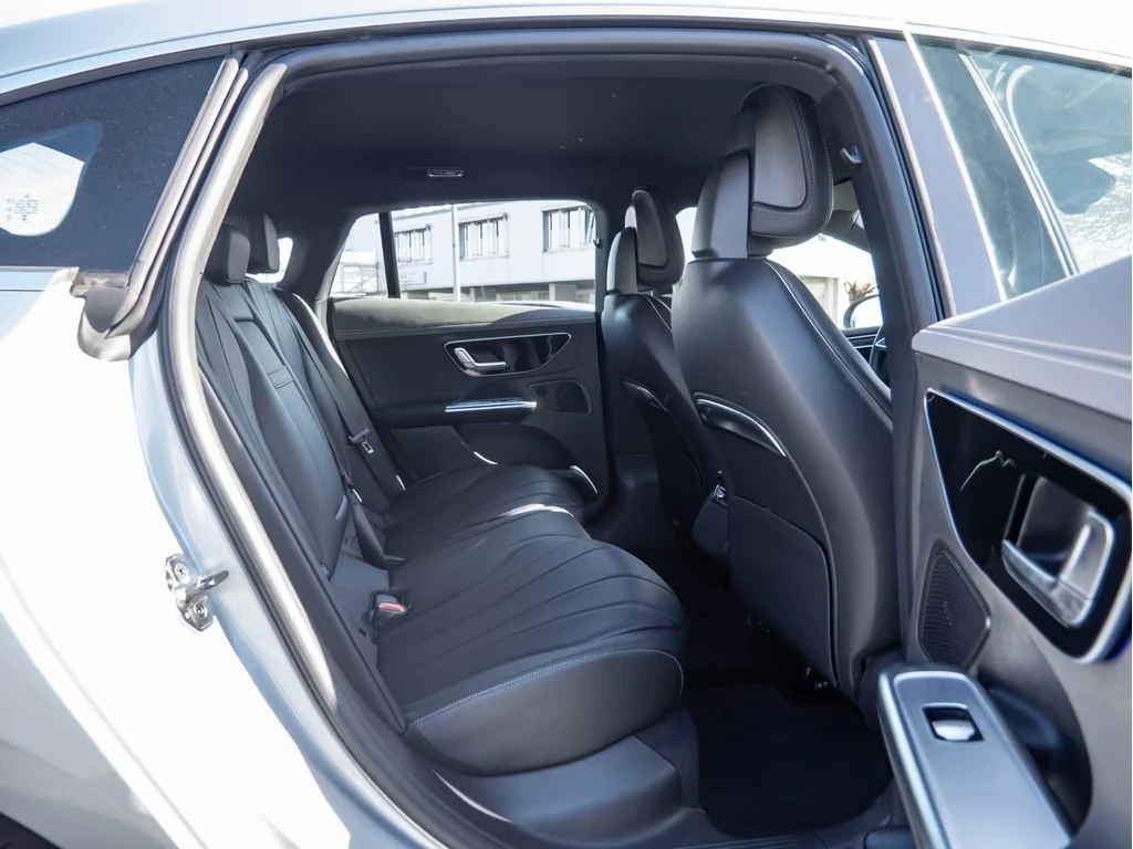 Mercedes-Benz EQE 350 / ELECTRIC ART / ADVANCED+ / CAMERA / , снимка 10 - Автомобили и джипове - 54353360