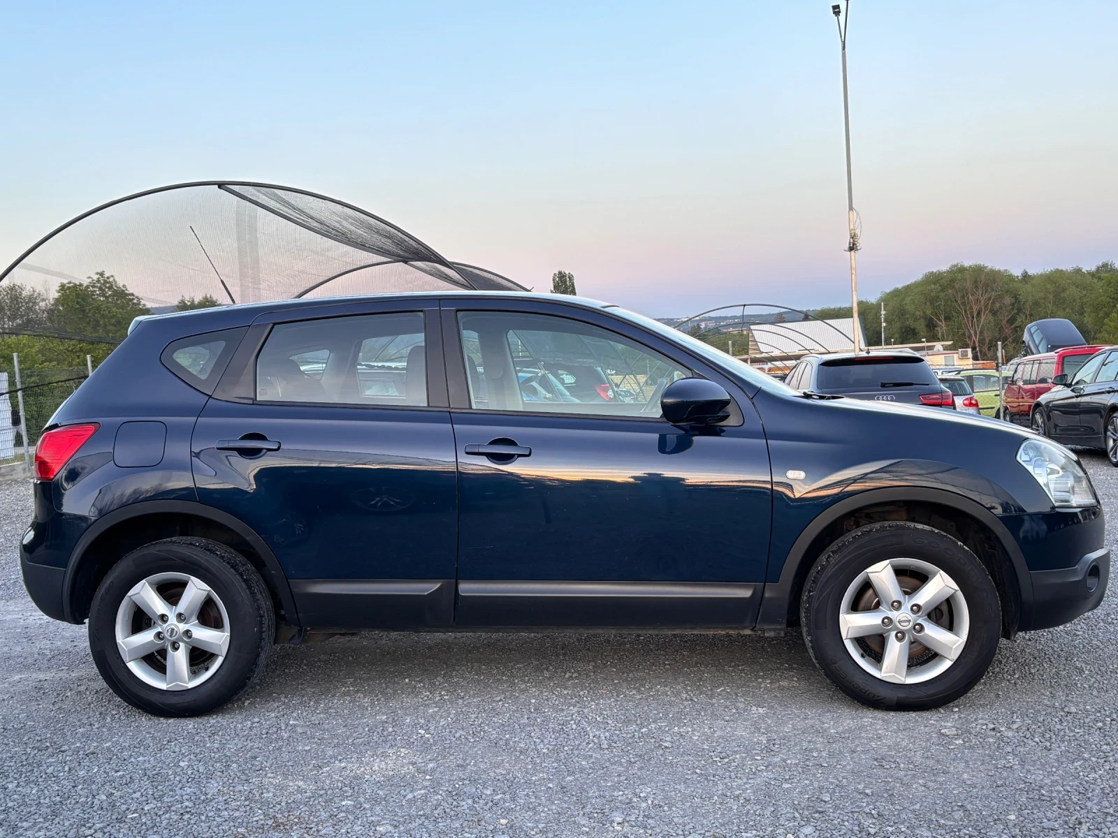 Nissan Qashqai 1.5 DCI, снимка 6 - Автомобили и джипове - 54435421