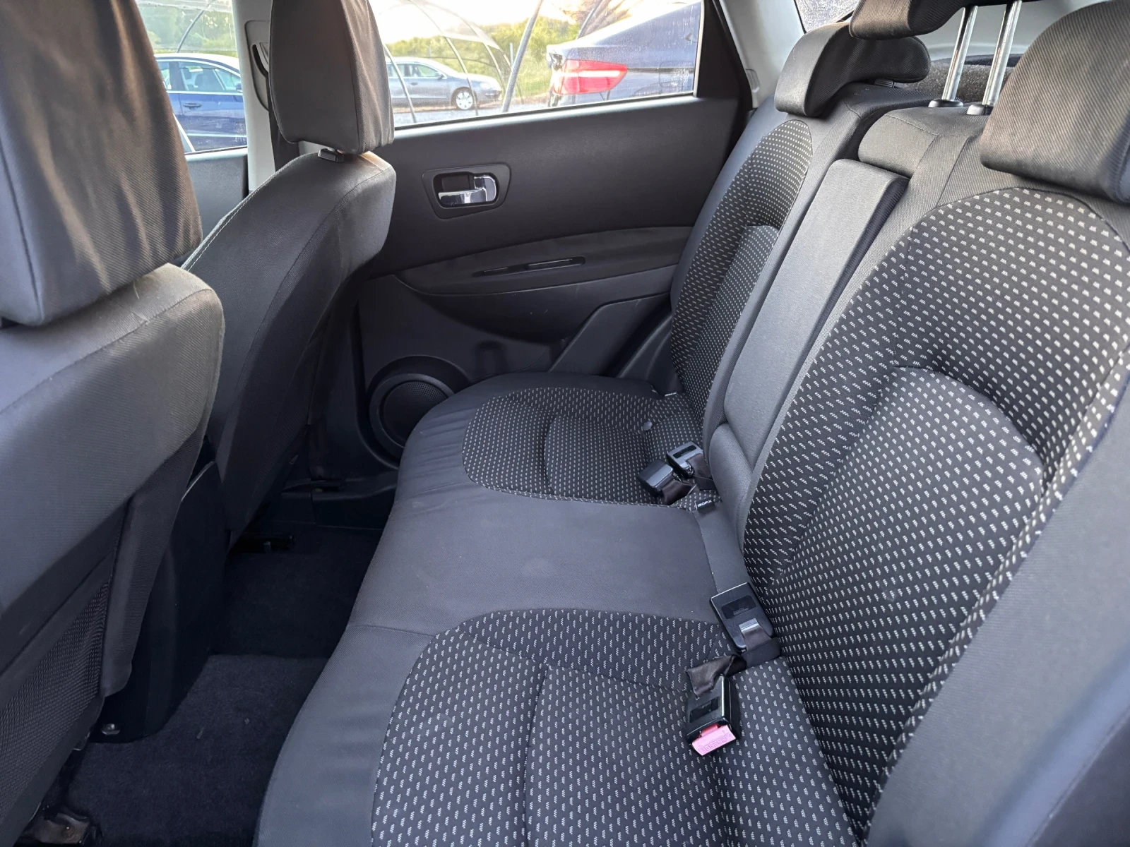Nissan Qashqai 1.5 DCI, снимка 10 - Автомобили и джипове - 54435421