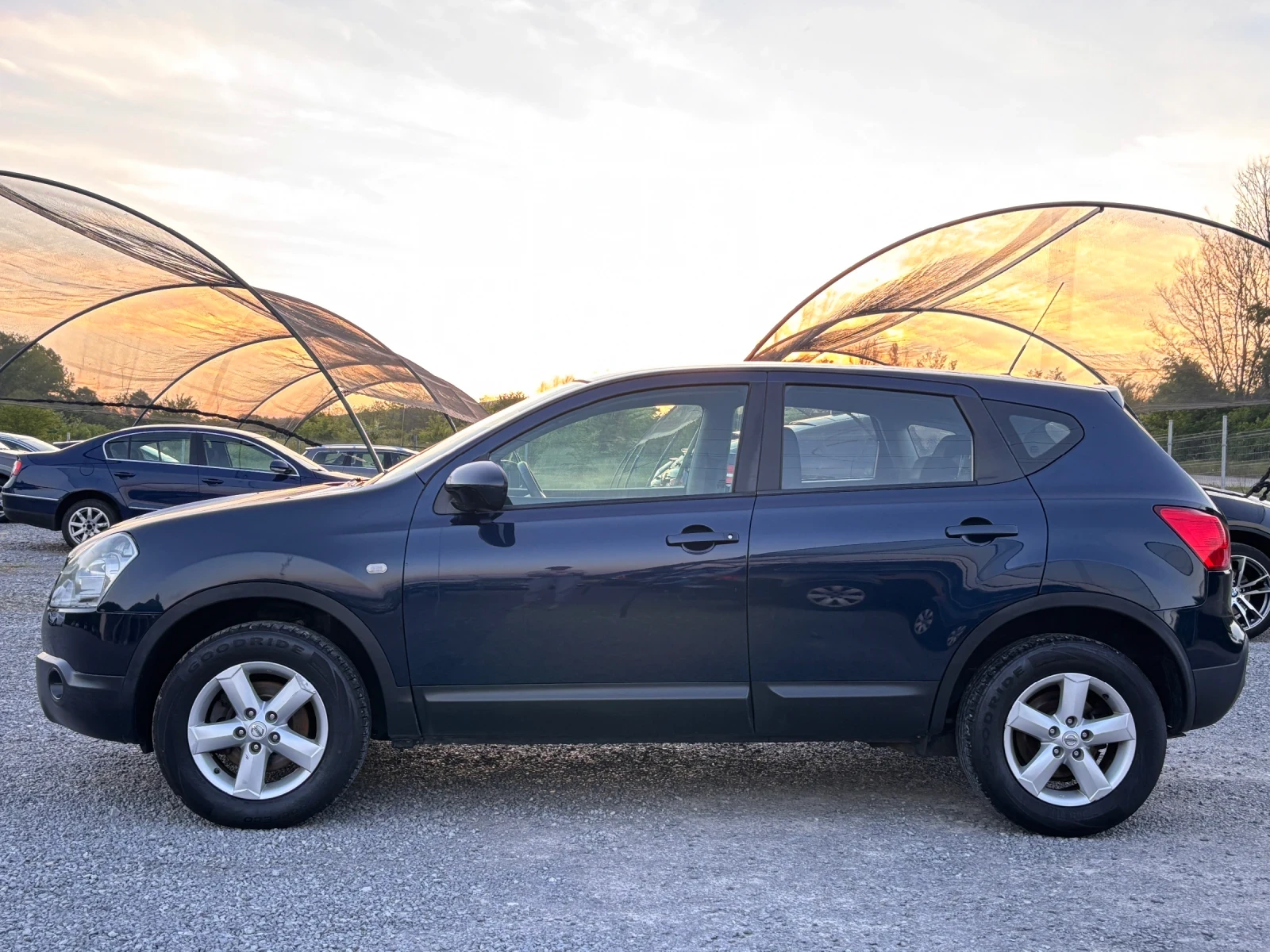Nissan Qashqai 1.5 DCI, снимка 3 - Автомобили и джипове - 54435421
