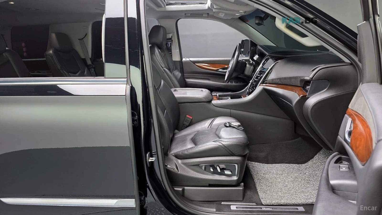 Cadillac Escalade * 6.2* ПОДГРЕВ* ОБДУХВАНЕ* 360* HEAD-UP* ШИБИДАХ* , снимка 10 - Автомобили и джипове - 54892843