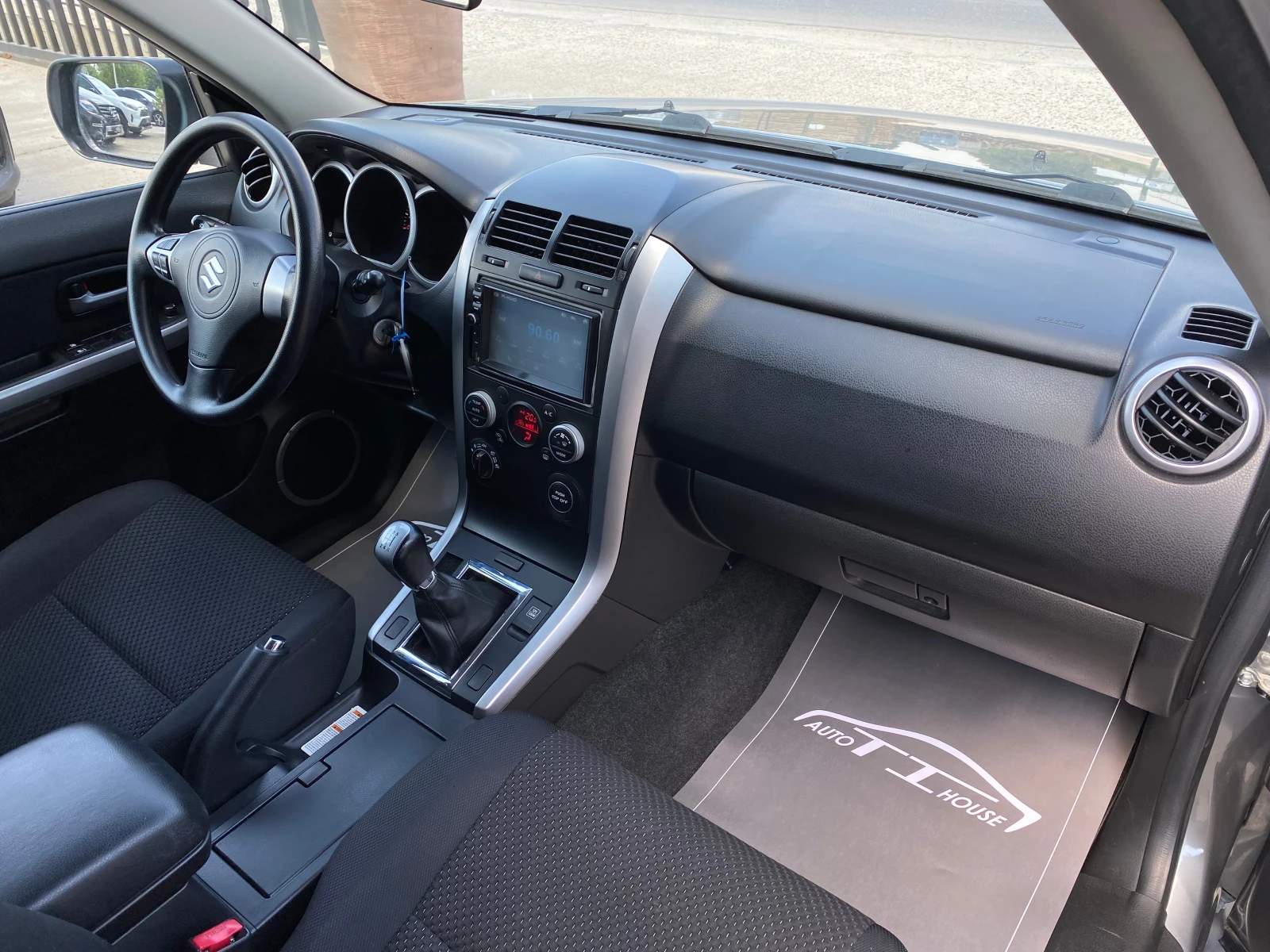 Suzuki Grand vitara 2.0* LPG* 4x4* КАТО НОВА* , снимка 10 - Автомобили и джипове - 55122413