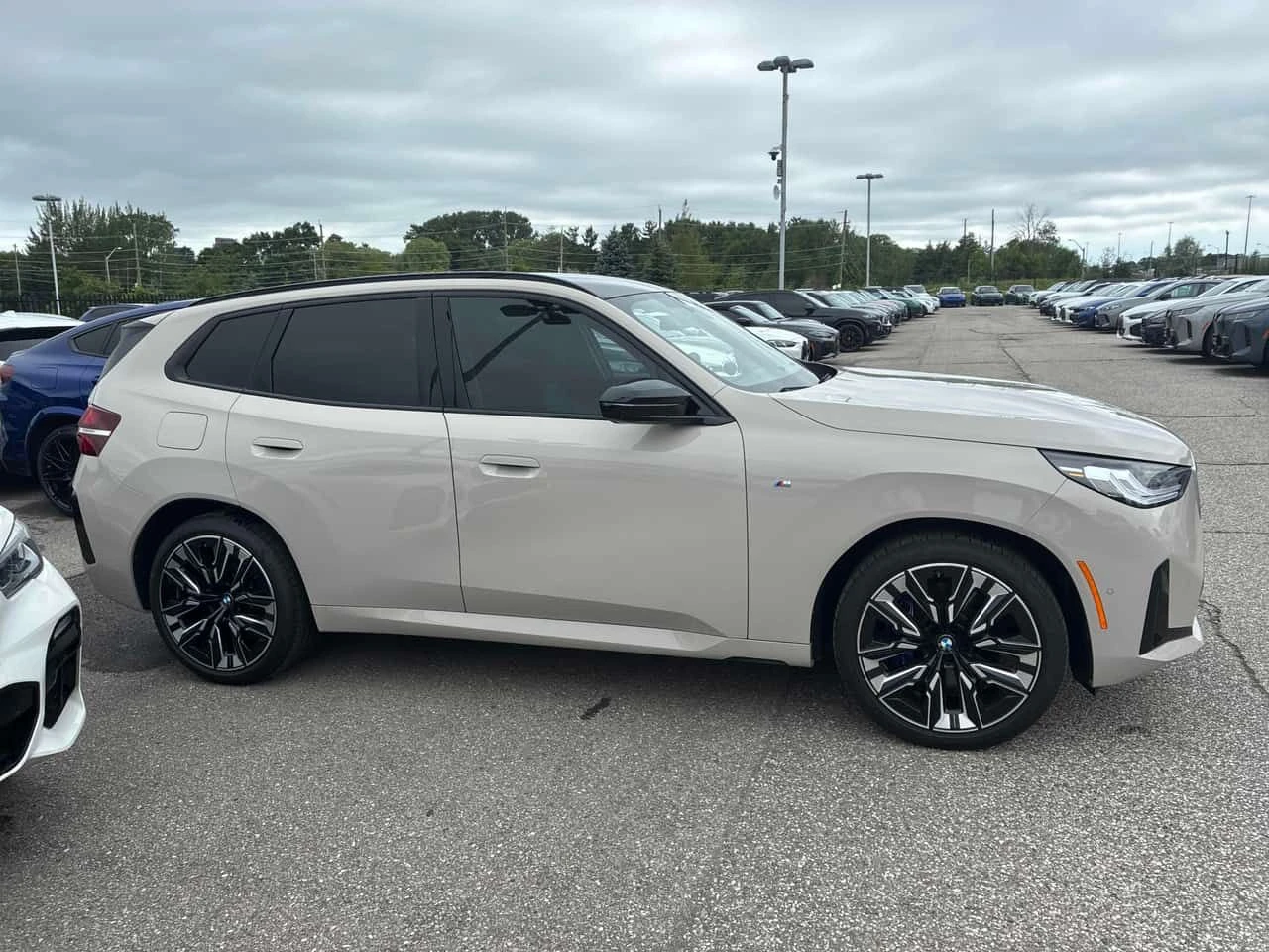 BMW X3 M50 xDrive | CARFAX | АВТОКРЕДИТ БЕЗ ПЪРВОНАЧАЛНА , снимка 4 - Автомобили и джипове - 55396767