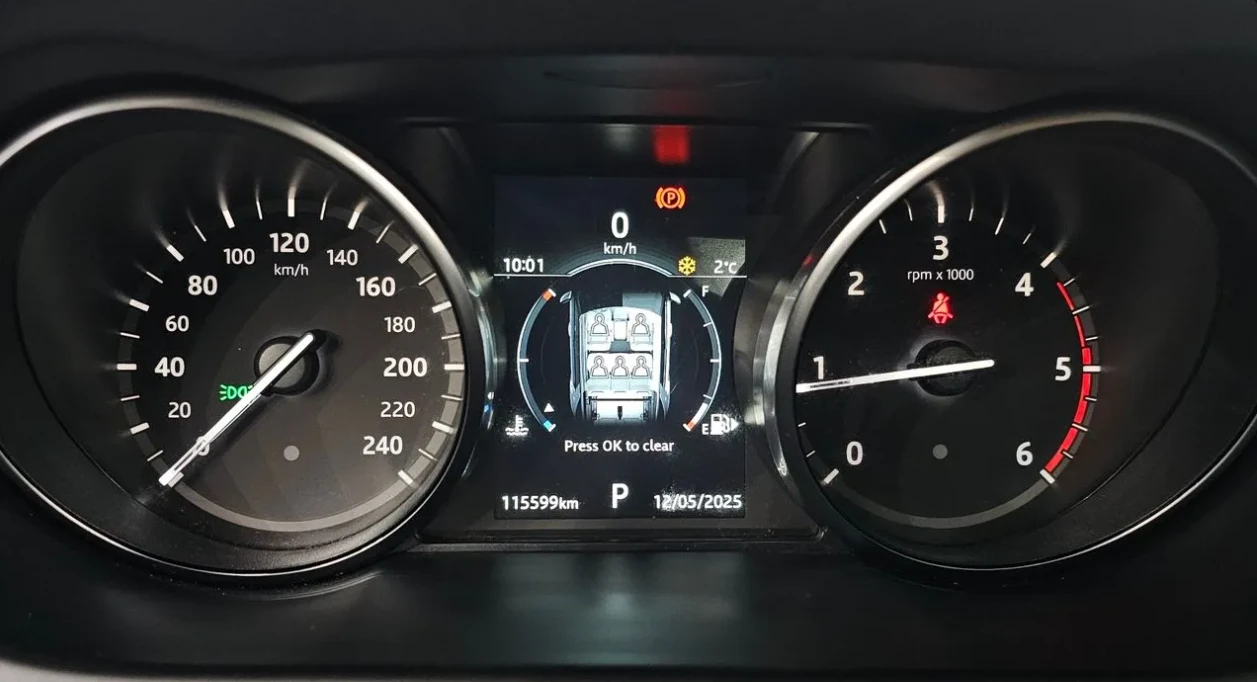 Land Rover Discovery Sport TD4 HSE LUXURY , снимка 7 - Автомобили и джипове - 55409248