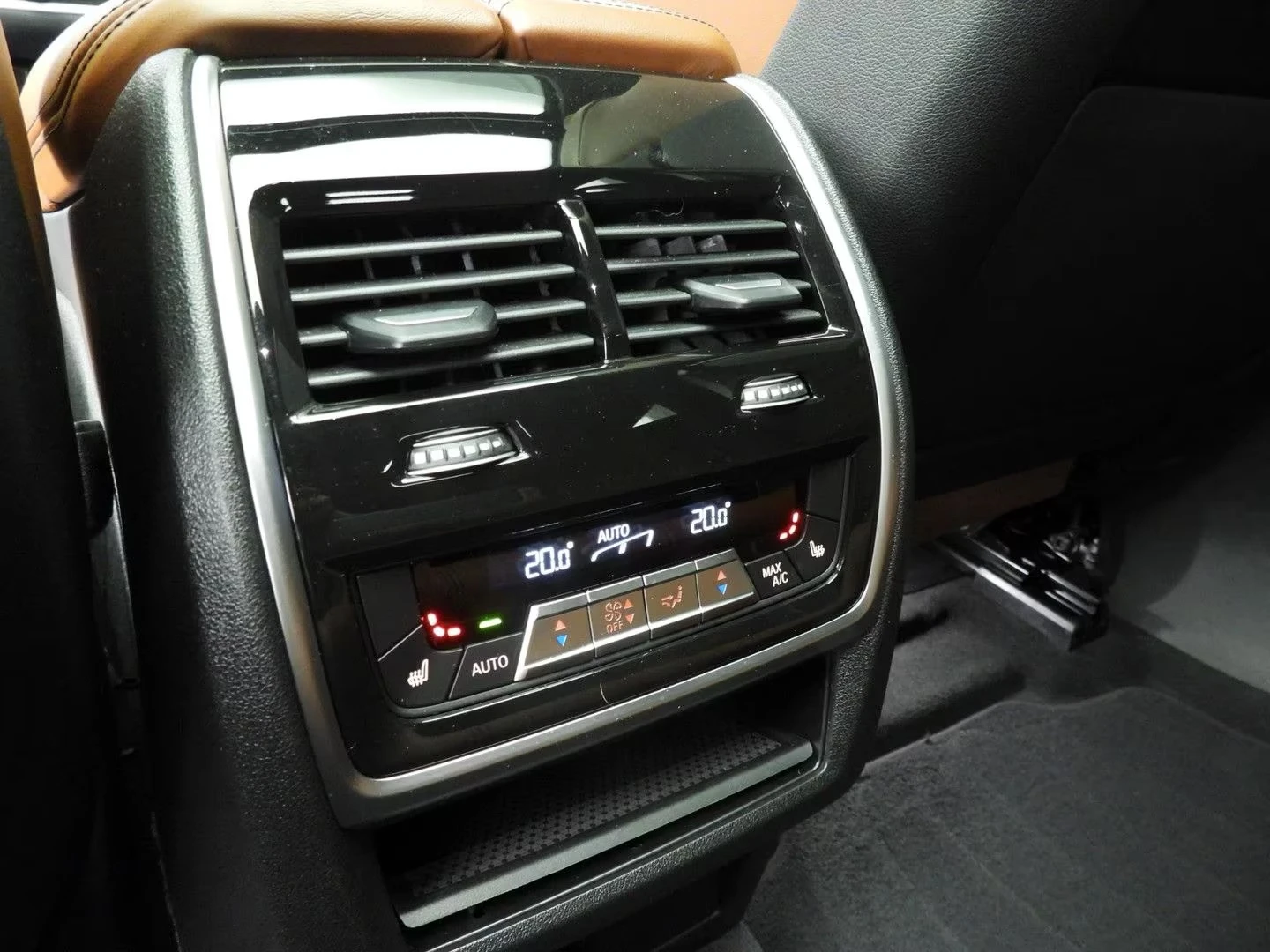 BMW X6 xDrive40i/M SportPro/360/HUD/Massage/Individual/HK, снимка 16 - Автомобили и джипове - 55441722