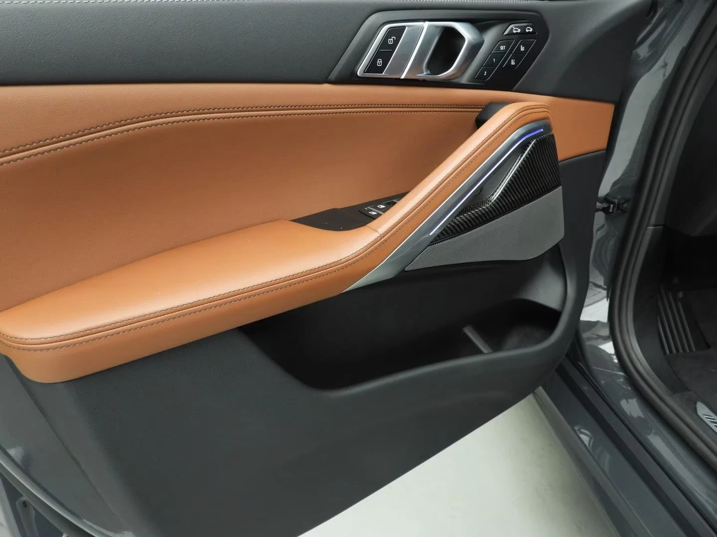 BMW X6 xDrive40i/M SportPro/360/HUD/Massage/Individual/HK, снимка 6 - Автомобили и джипове - 55441722