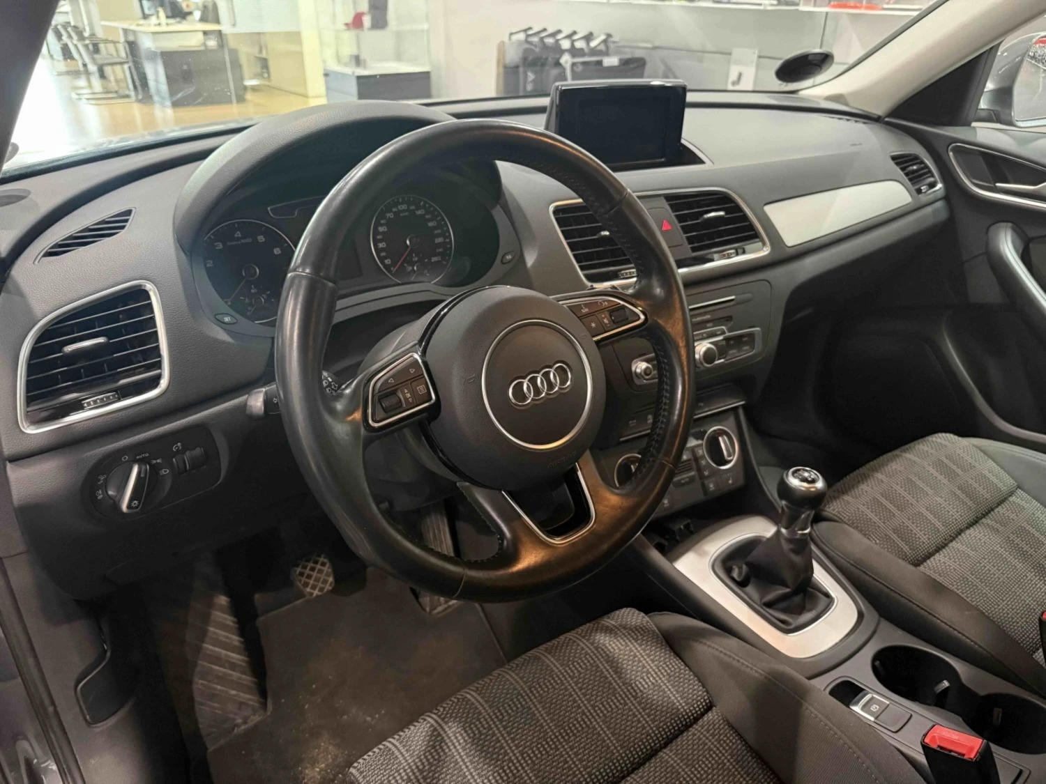 Audi Q3 Sport, снимка 4 - Автомобили и джипове - 56369253