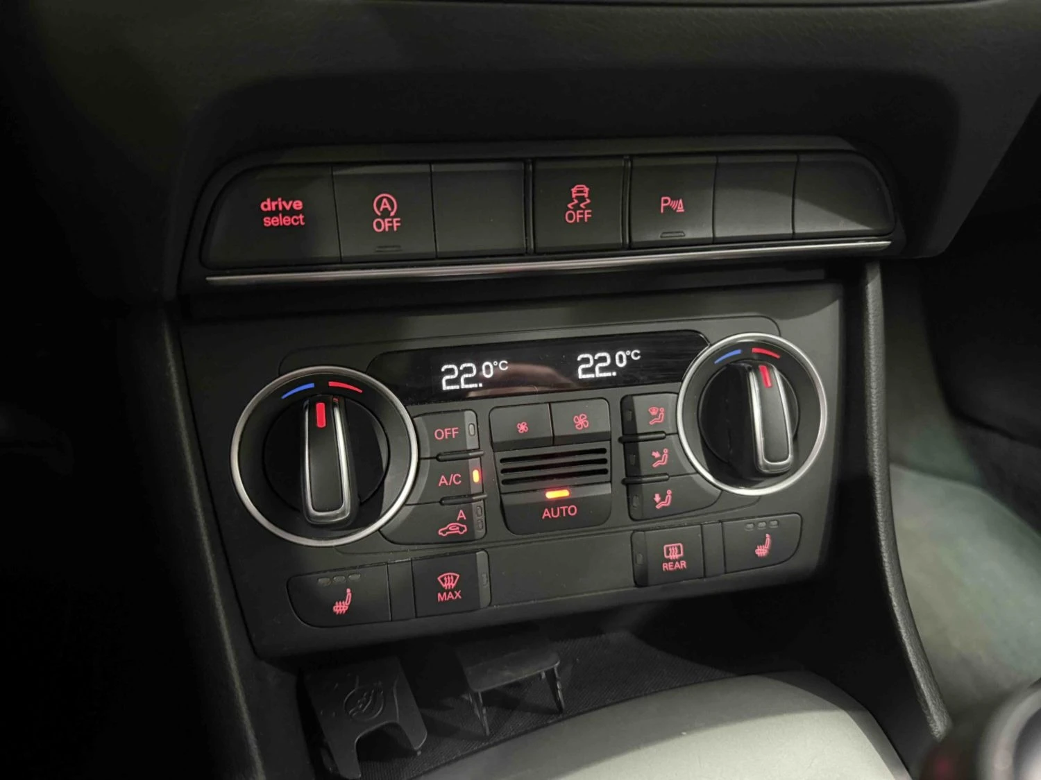 Audi Q3 Sport, снимка 7 - Автомобили и джипове - 56369253
