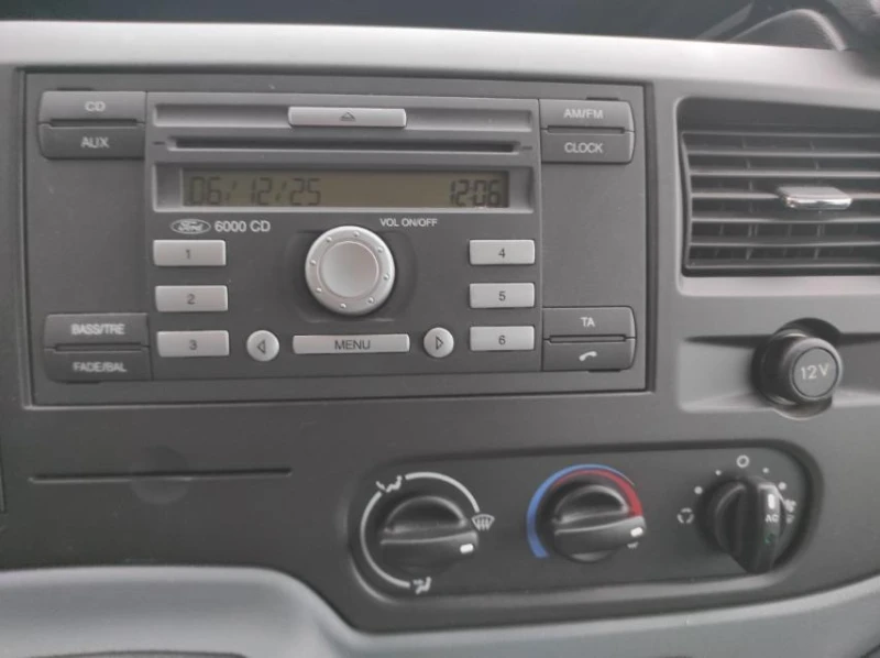 Ford Transit 300S, снимка 8 - Бусове и автобуси - 52944980