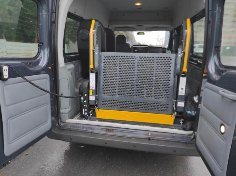 Ford Transit 300S, снимка 9 - Бусове и автобуси - 52944980