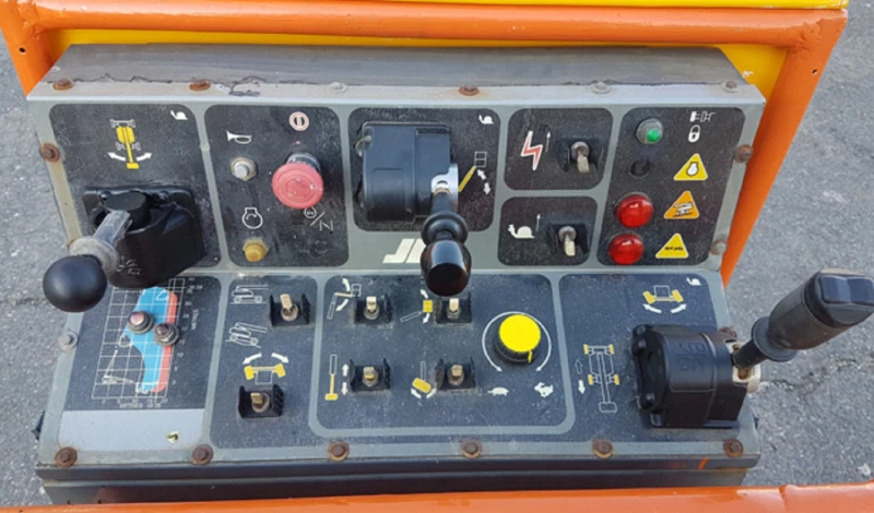 Автовишка Друга марка JLG 120HX  4х4х4, снимка 10 - Индустриална техника - 49705509