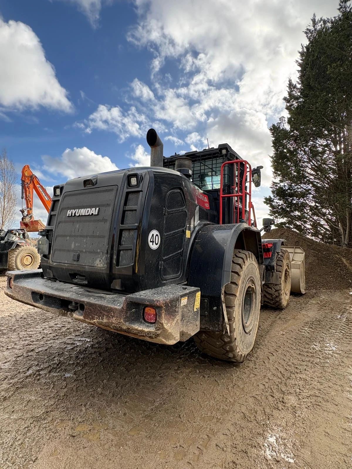 Челен товарач Hyundai HL 960 A HD ЛИЗИНГ - изображение 4