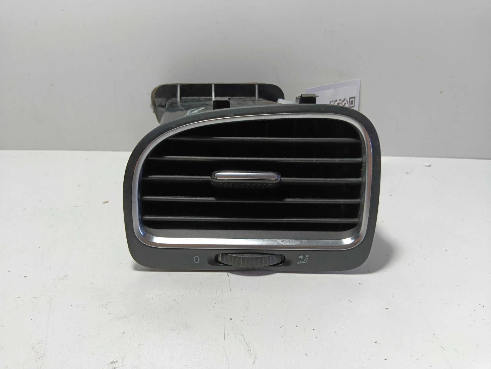 духалка лява 5K0819703K 5K0819709D VW Golf