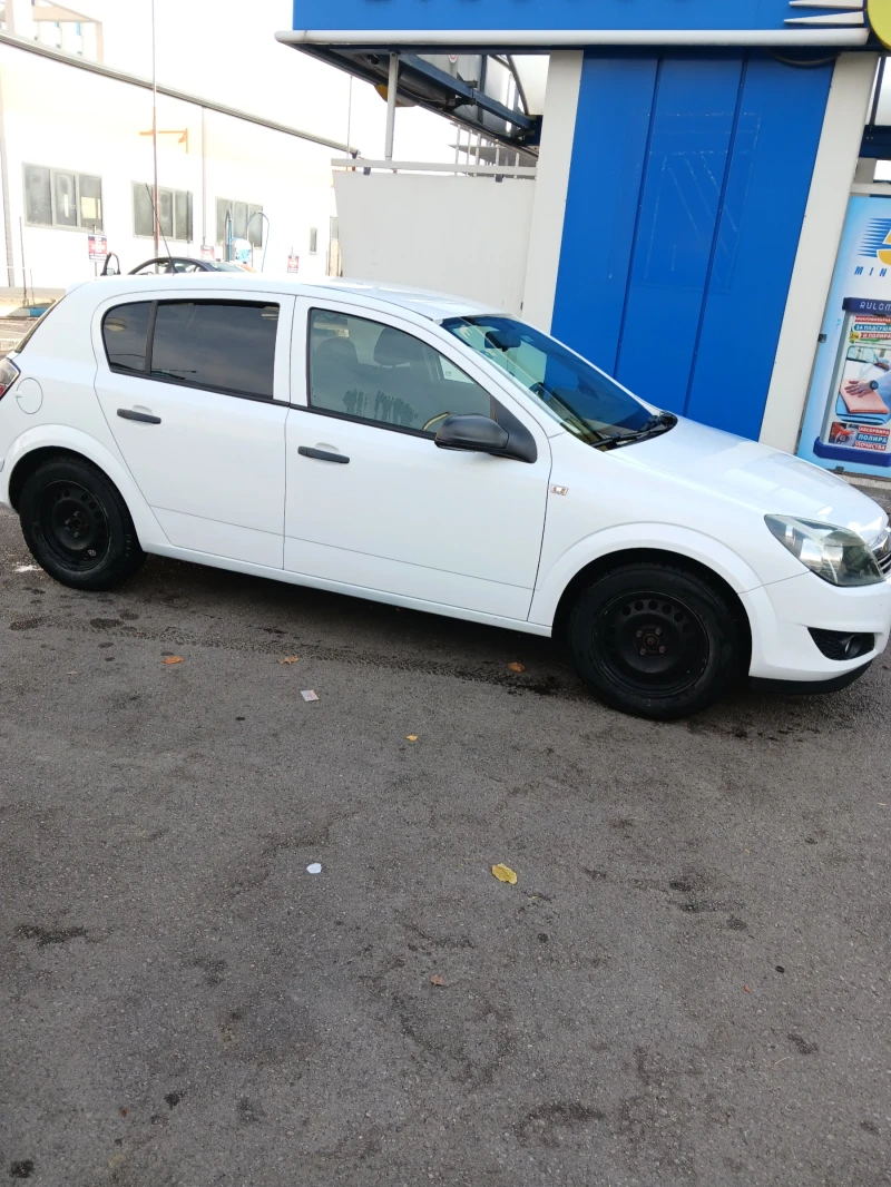 Opel Astra 1.4 90к.с, снимка 1 - Автомобили и джипове - 47135769