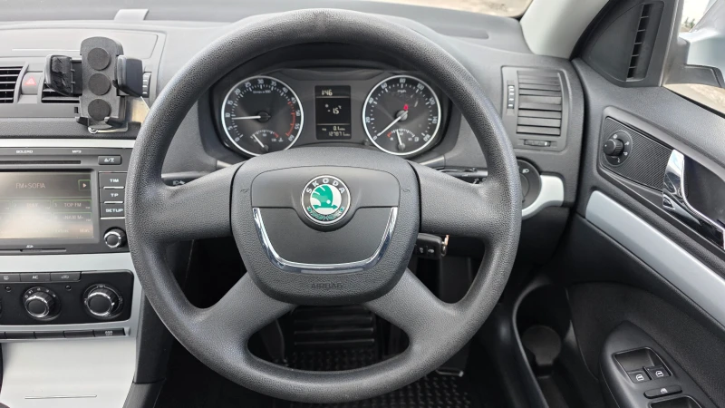 Skoda Octavia, снимка 15 - Автомобили и джипове - 49199399