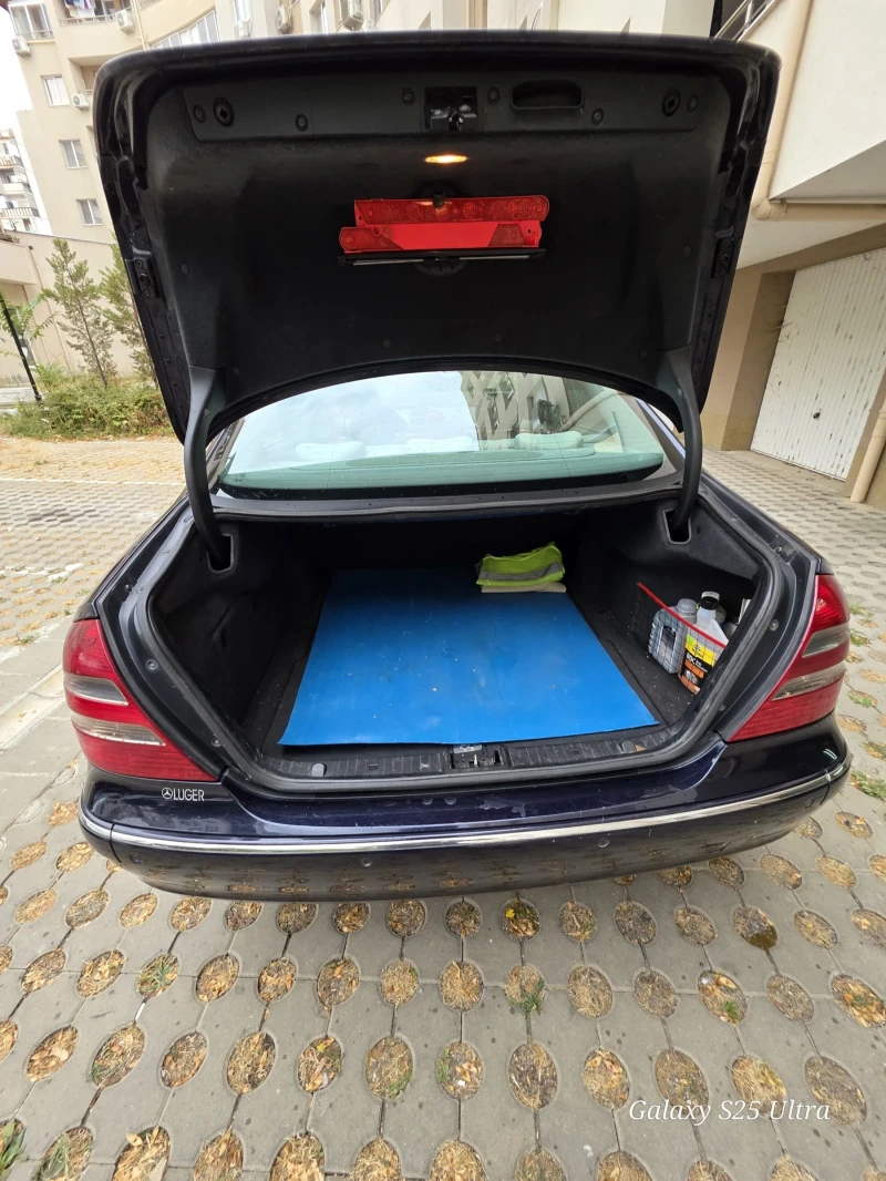 Mercedes-Benz E 220, снимка 9 - Автомобили и джипове - 52414306