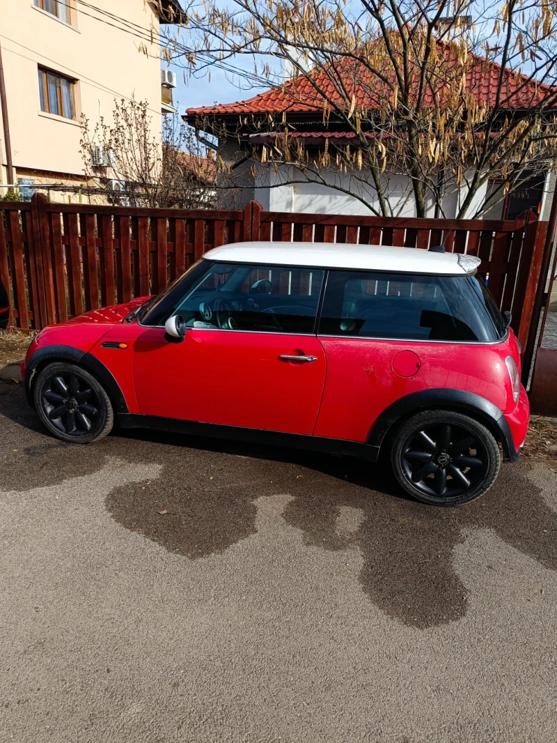 Mini Cooper Бензин 1.6 116кс., снимка 13 - Автомобили и джипове - 52302812
