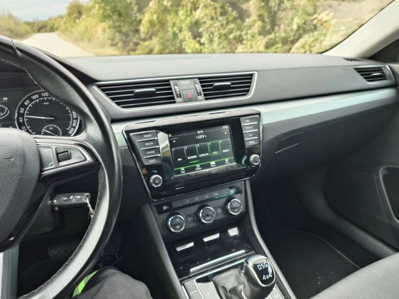 Skoda Superb, снимка 5 - Автомобили и джипове - 51984765