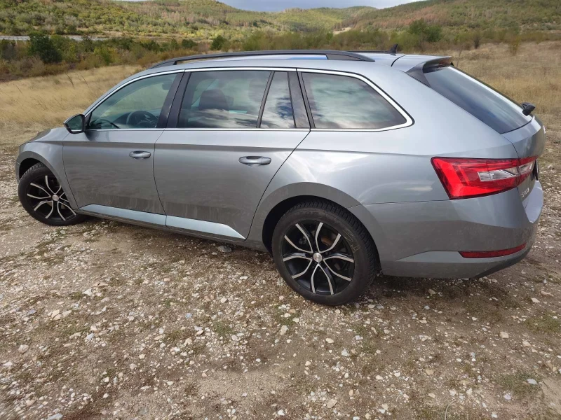 Skoda Superb, снимка 4 - Автомобили и джипове - 51984765