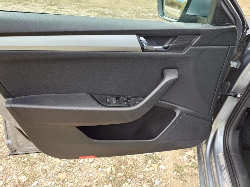 Skoda Superb, снимка 10 - Автомобили и джипове - 51984765