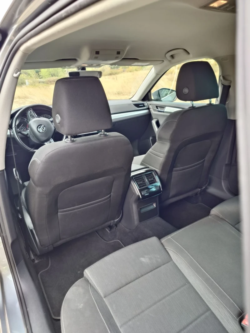 Skoda Superb, снимка 8 - Автомобили и джипове - 51984765