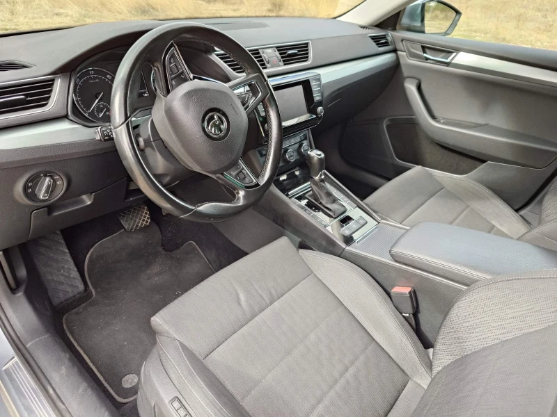 Skoda Superb, снимка 7 - Автомобили и джипове - 51984765