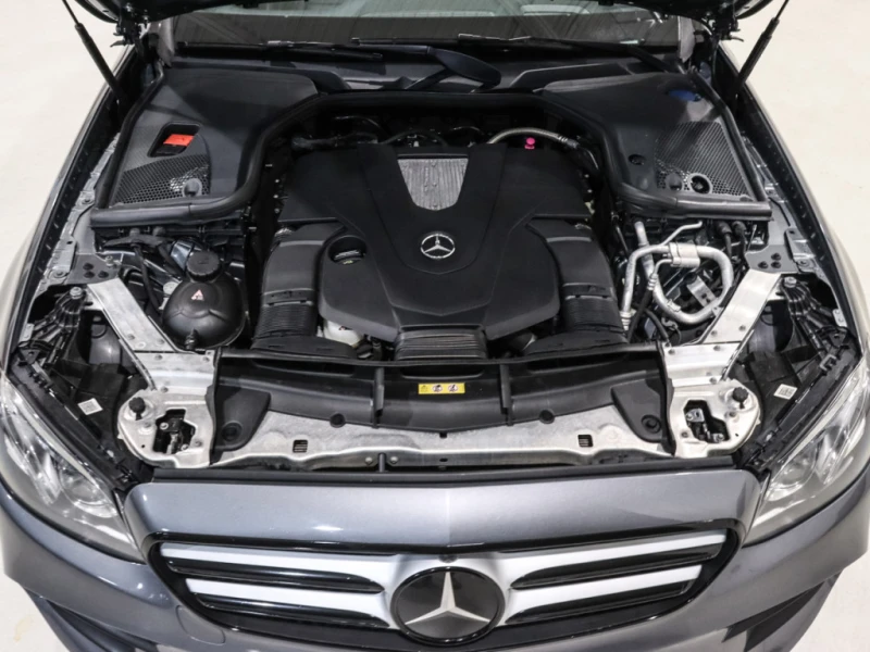 Mercedes-Benz E 400 Distronic+ / Pano / Sport Night Pkg / Burmester, снимка 16 - Автомобили и джипове - 52563210