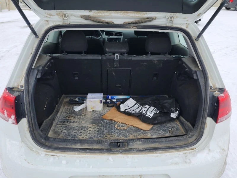 VW Golf * TRENDLINE * CARFAX * , снимка 13 - Автомобили и джипове - 52716056