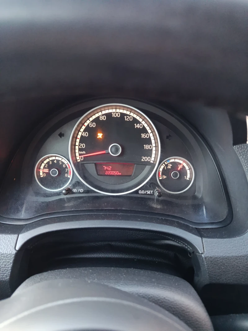 VW Up, снимка 11 - Автомобили и джипове - 53530036