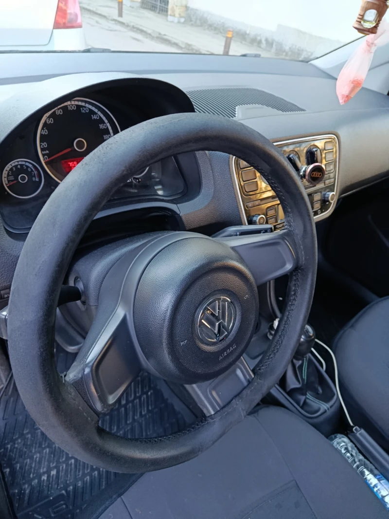 VW Up, снимка 8 - Автомобили и джипове - 53530036