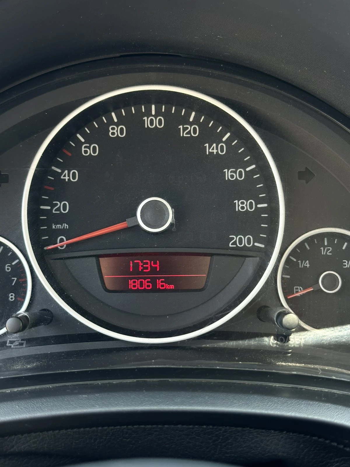 VW Up 1.0 - изображение 10