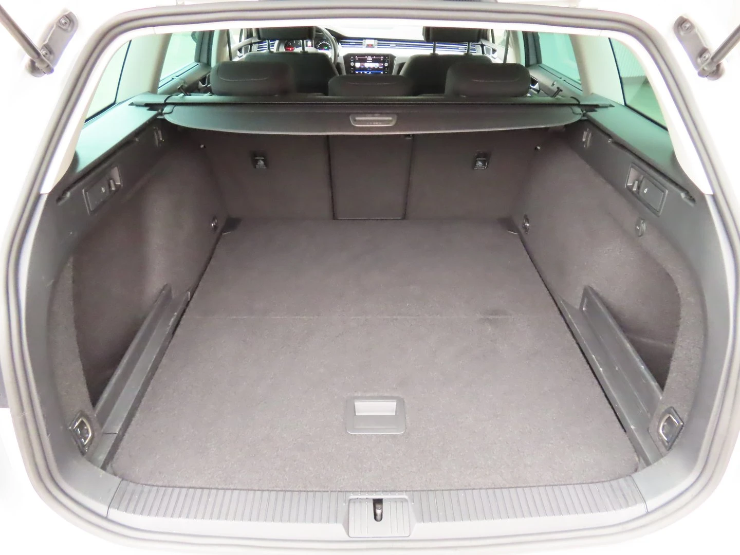 VW Passat Business 2.0 TDI SCR DSG | Mobile.bg   4