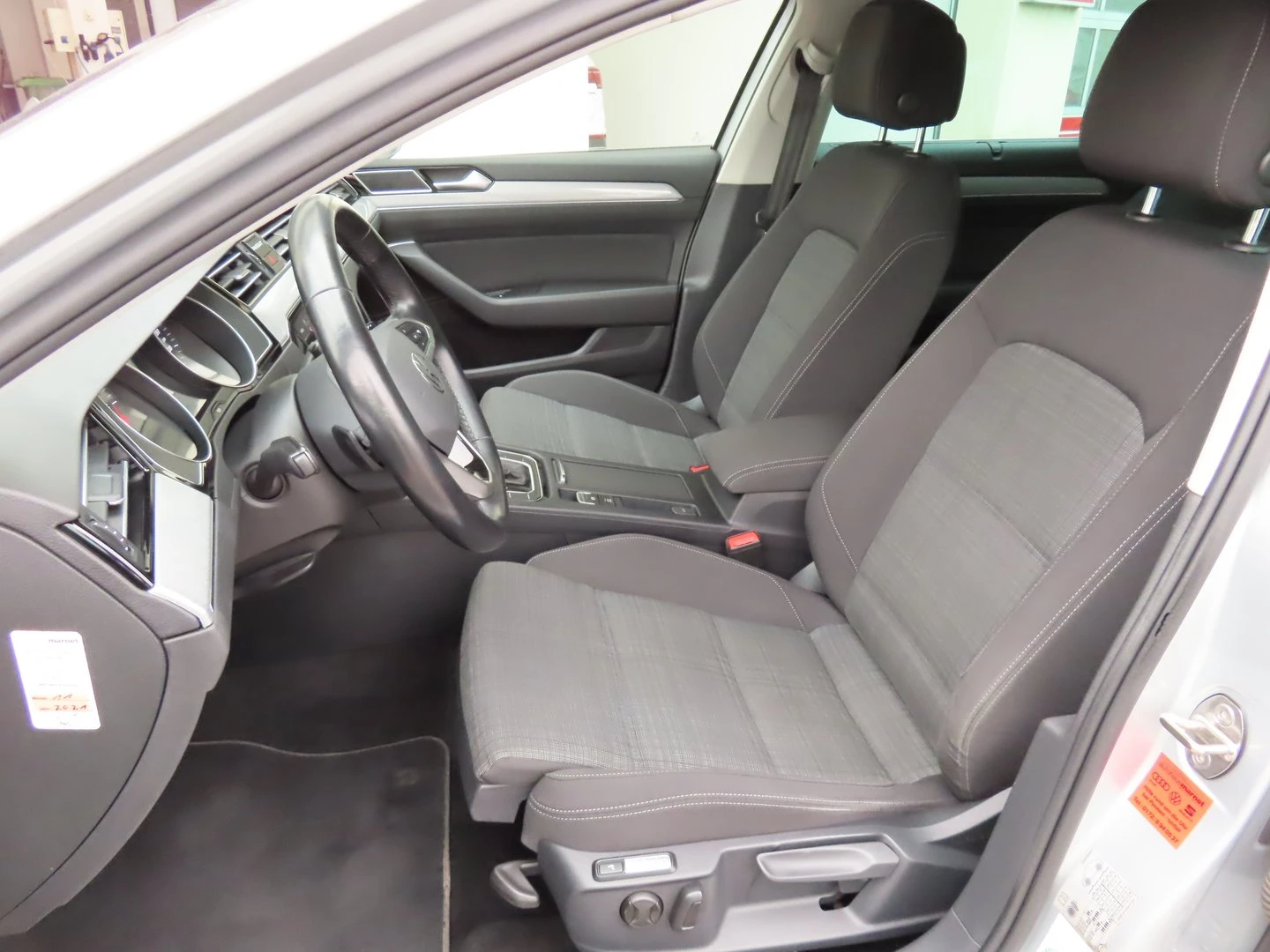 VW Passat Business 2.0 TDI SCR DSG | Mobile.bg   5