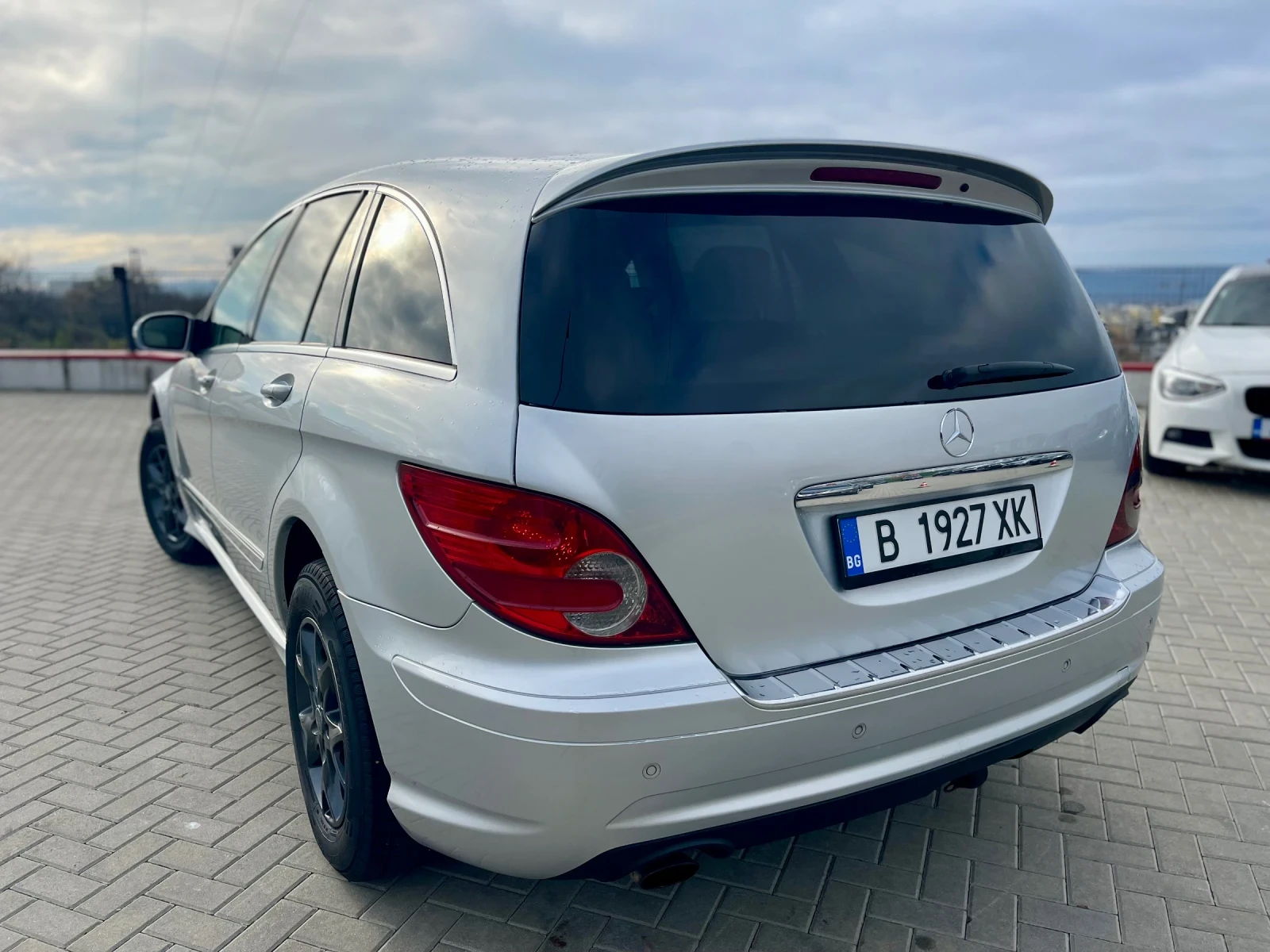 Mercedes-Benz R 320 4matik - изображение 8