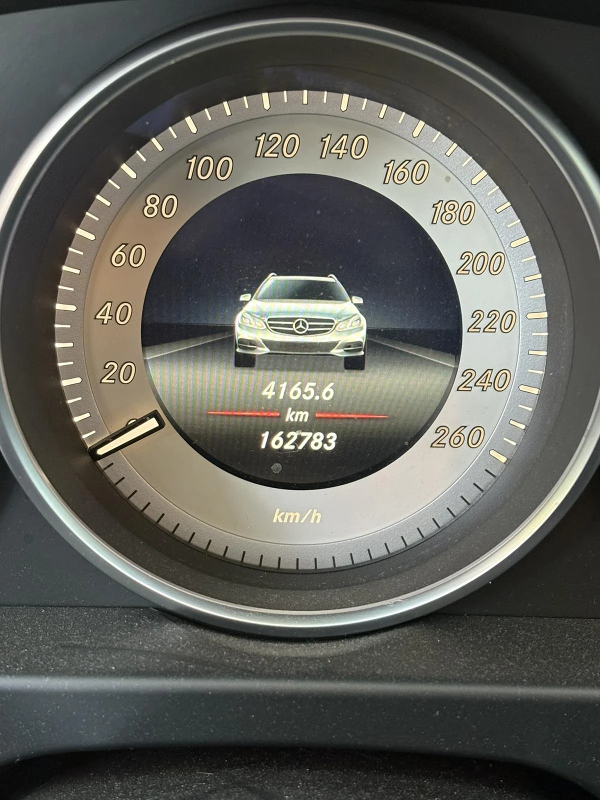 Mercedes-Benz E 250 4 MATIC - изображение 8