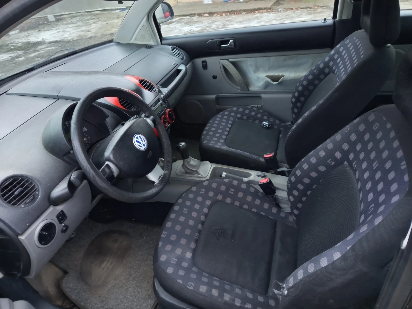 VW New beetle 2.0 115к.с - изображение 5