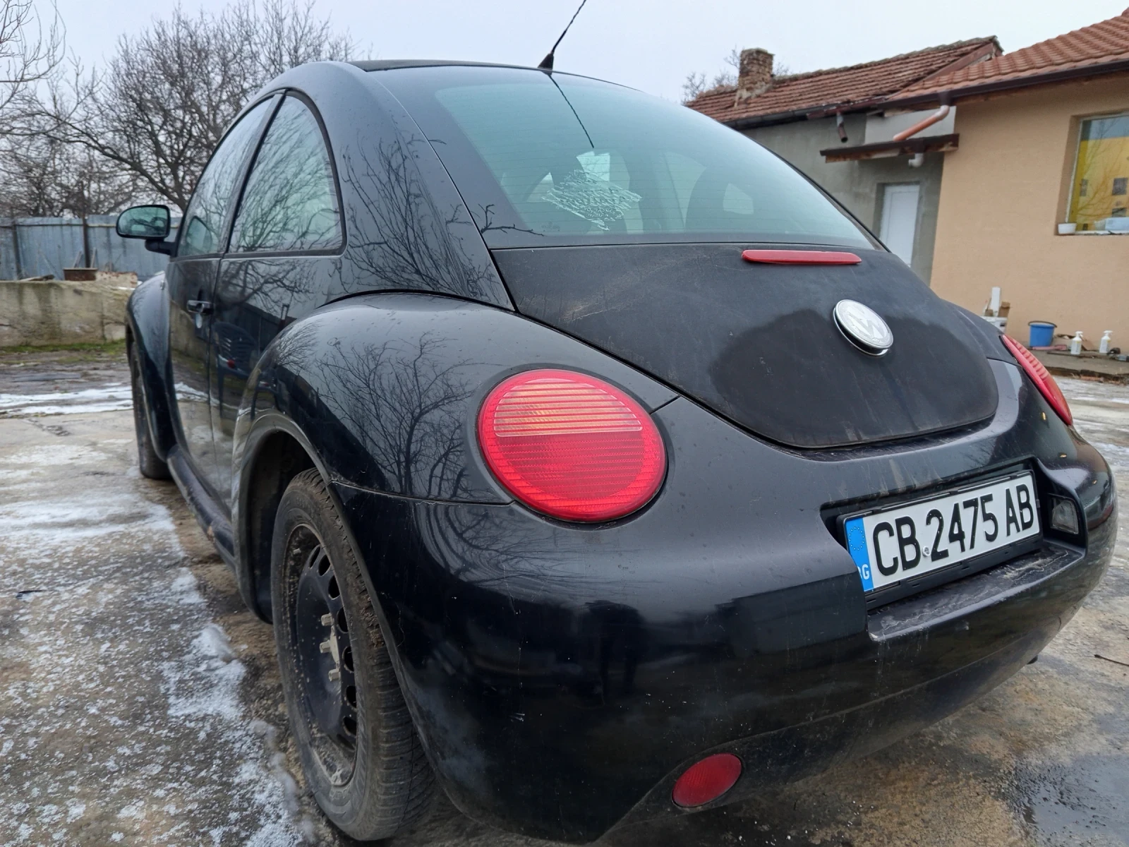 VW New beetle 2.0 115к.с - изображение 4