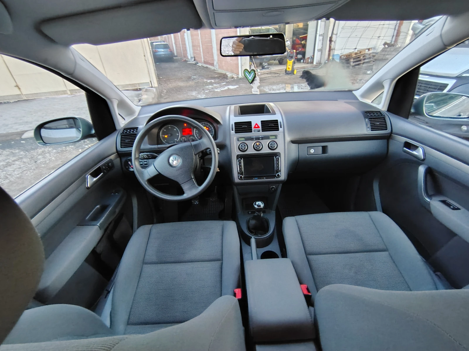 VW Touran, снимка 9 - Автомобили и джипове - 53868940