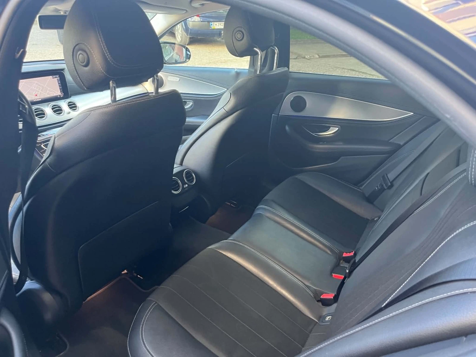 Mercedes-Benz E 200 4-matic 94000km от Силвър Стар, снимка 12 - Автомобили и джипове - 54510456