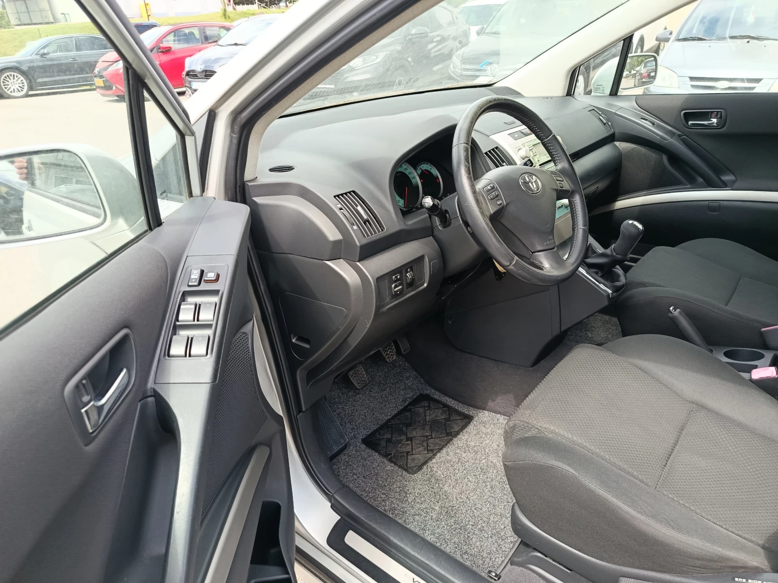 Toyota Corolla verso 1.6 * VVTI* Нов внос* Италия* , снимка 13 - Автомобили и джипове - 54571970