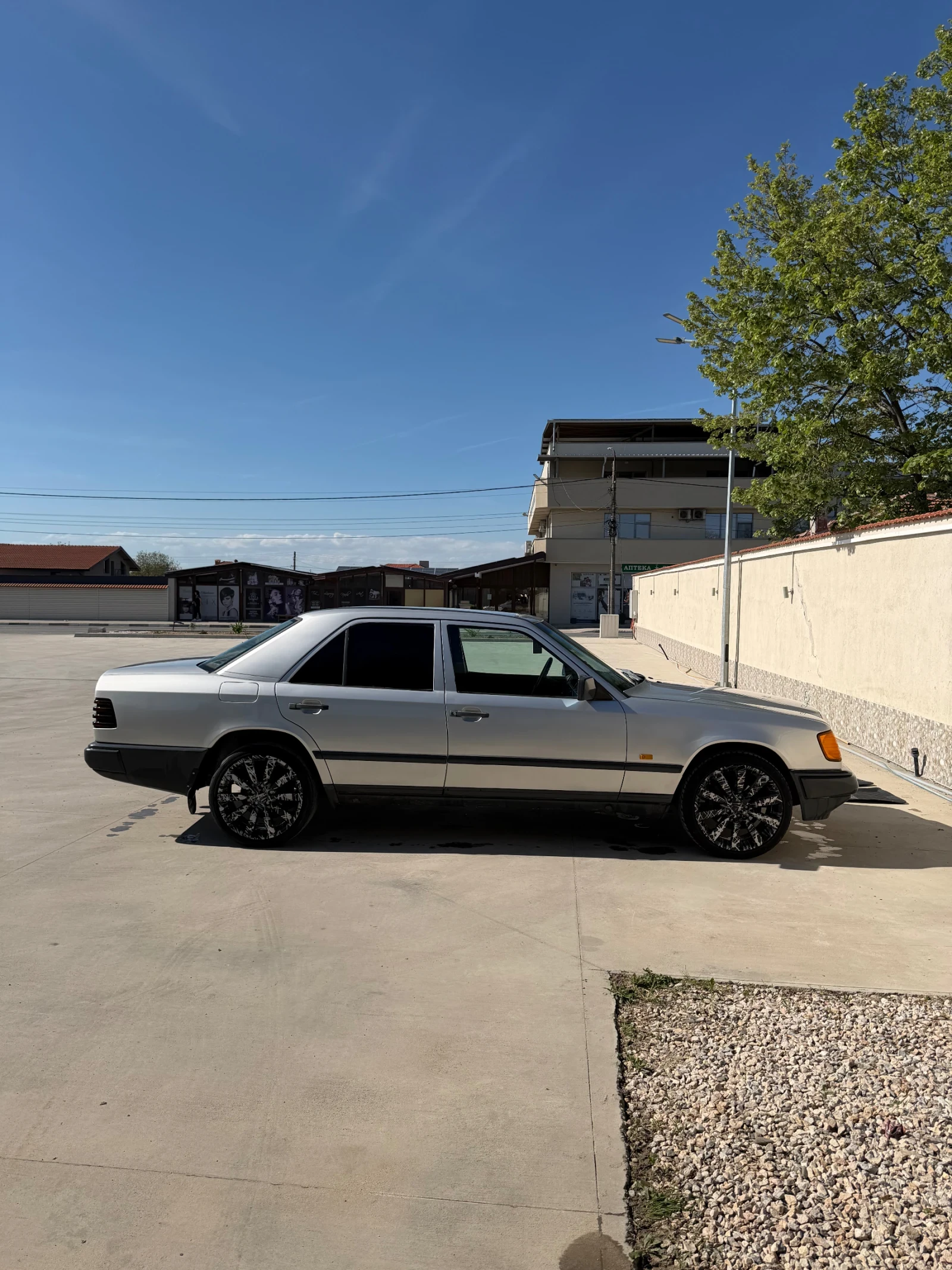 Mercedes-Benz 124, снимка 3 - Автомобили и джипове - 54797472