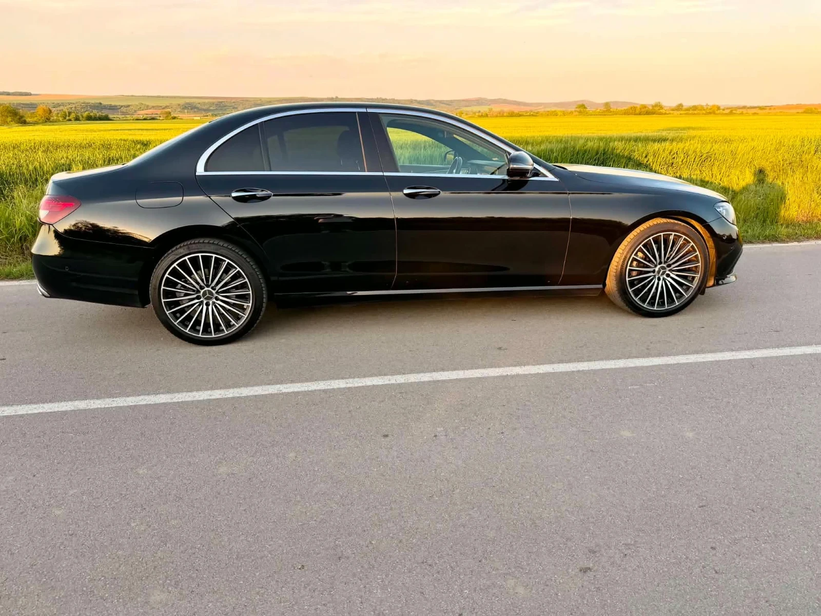 Mercedes-Benz E 220 4matic 360 камери, снимка 15 - Автомобили и джипове - 55050532