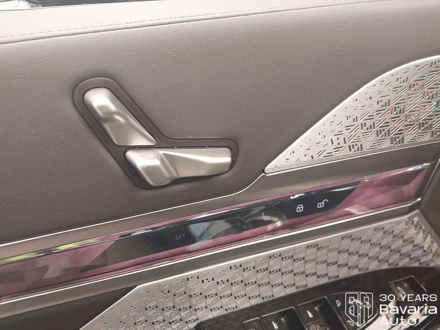BMW i7 M70 xDrive, снимка 13 - Автомобили и джипове - 55103245