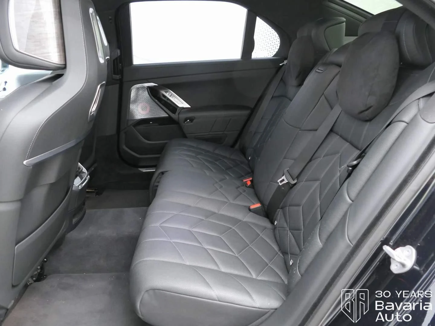 BMW i7 M70 xDrive, снимка 8 - Автомобили и джипове - 55103245