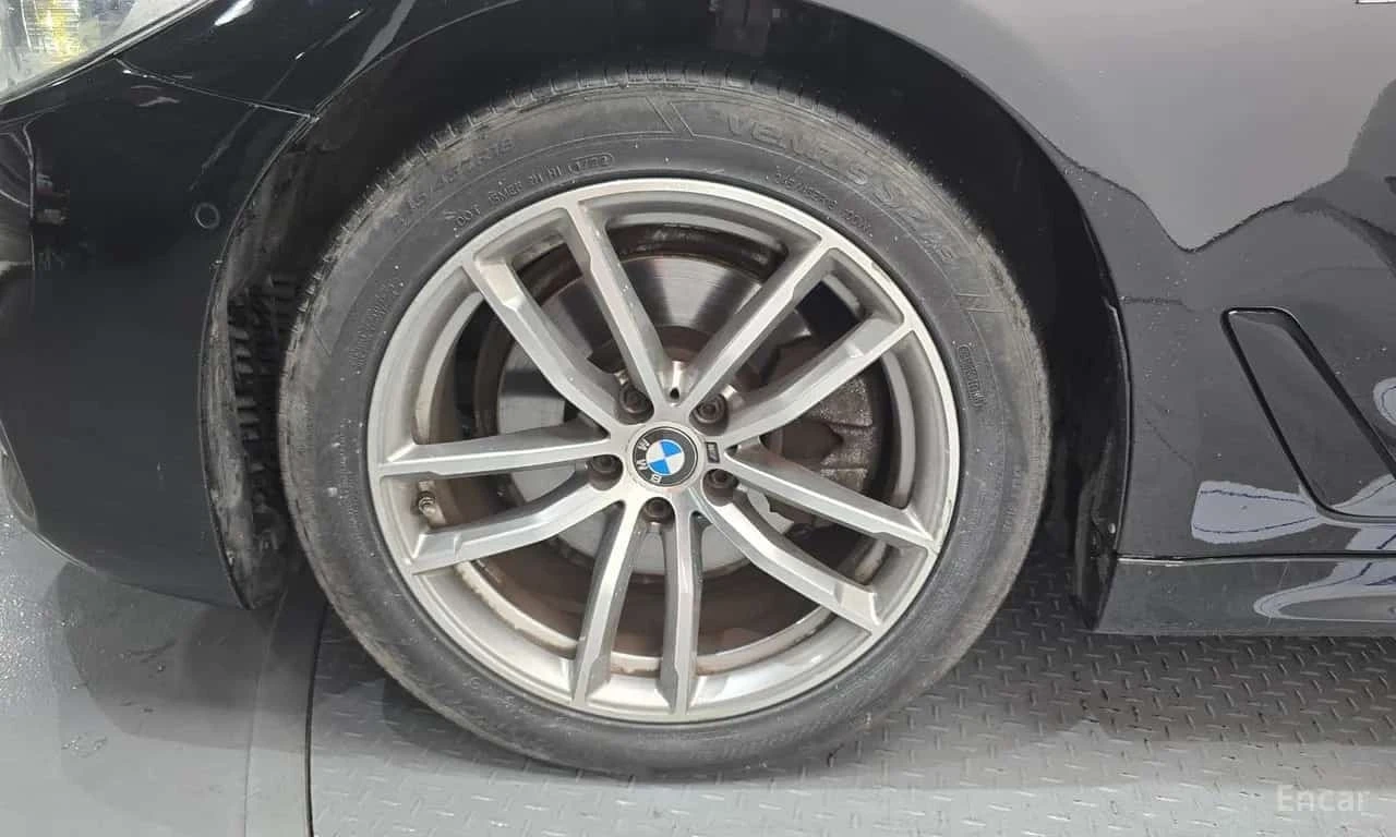 BMW 520 d xDrive M Sport | АВТОФИНАНСИРАНЕ , снимка 5 - Автомобили и джипове - 56167272