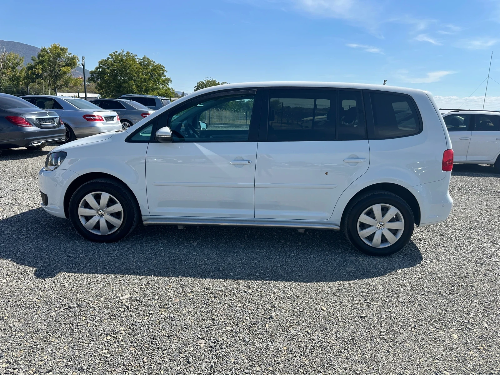 VW Touran 2.0TDI* 140к.с* АВТОМАТИК* НАВИ* КЛИМАТРОНИК, снимка 6 - Автомобили и джипове - 56182814